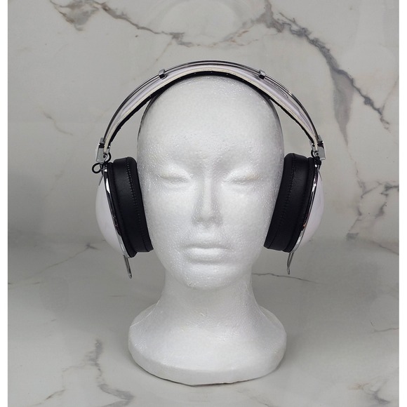 Skullcandy Other - Skullcandy Roc Nation Aviator Over-Ear Headphones White Chrome S6AVFM-158